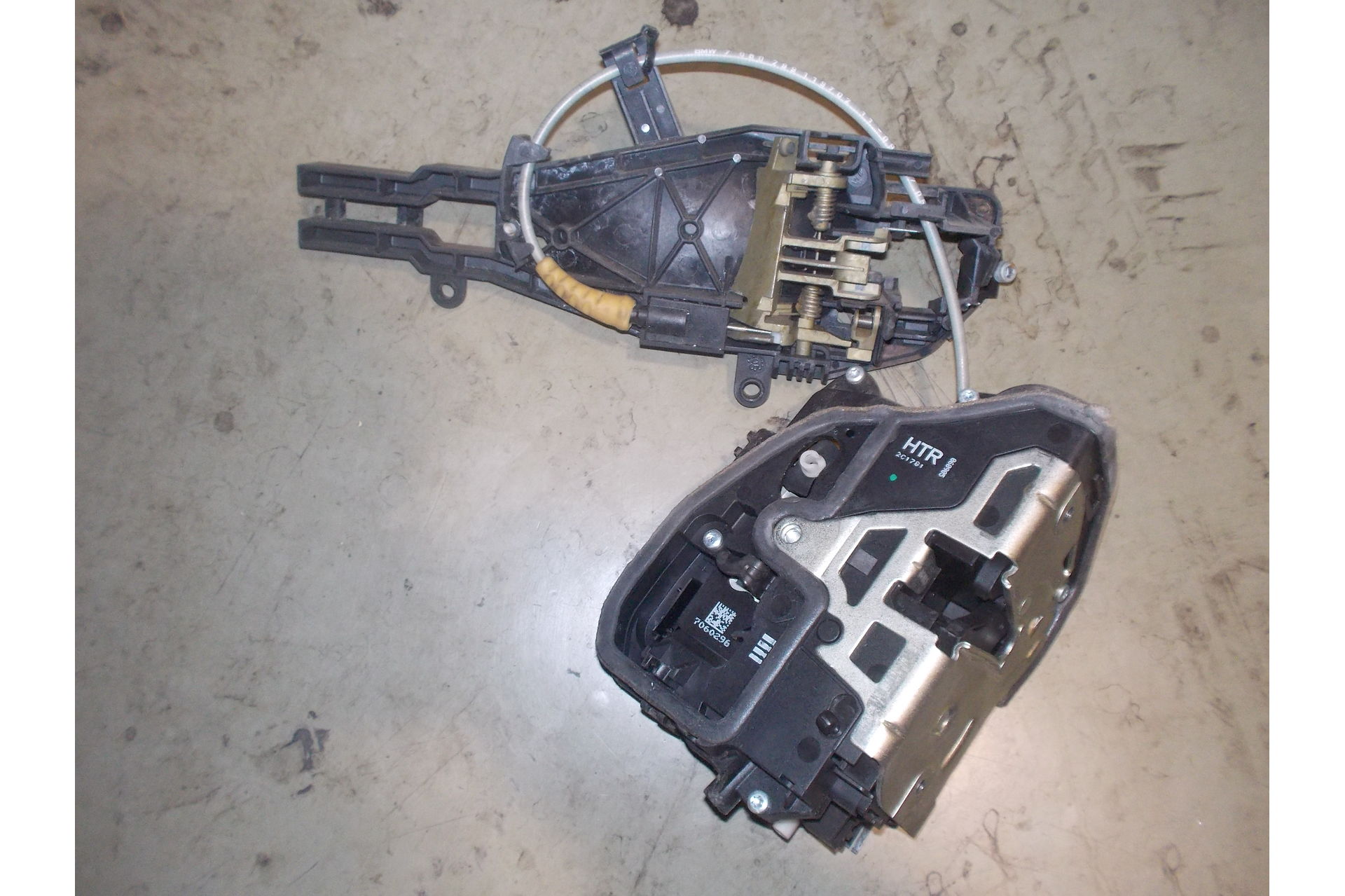 ＢＭＷ　Ｅ90　323ｉ　ドアロック故障