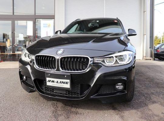 BMW320iツーリングMスポーツ写真