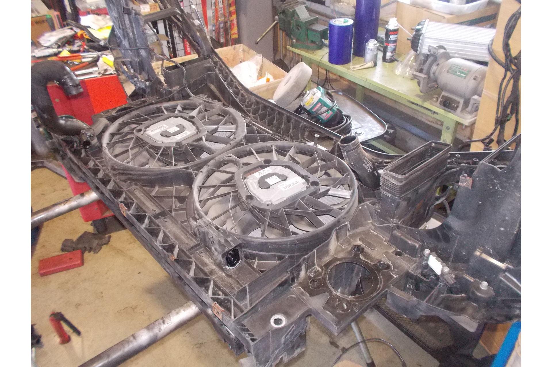 アウディ　Ａ8　4Ｅ　コンプレッサー交換