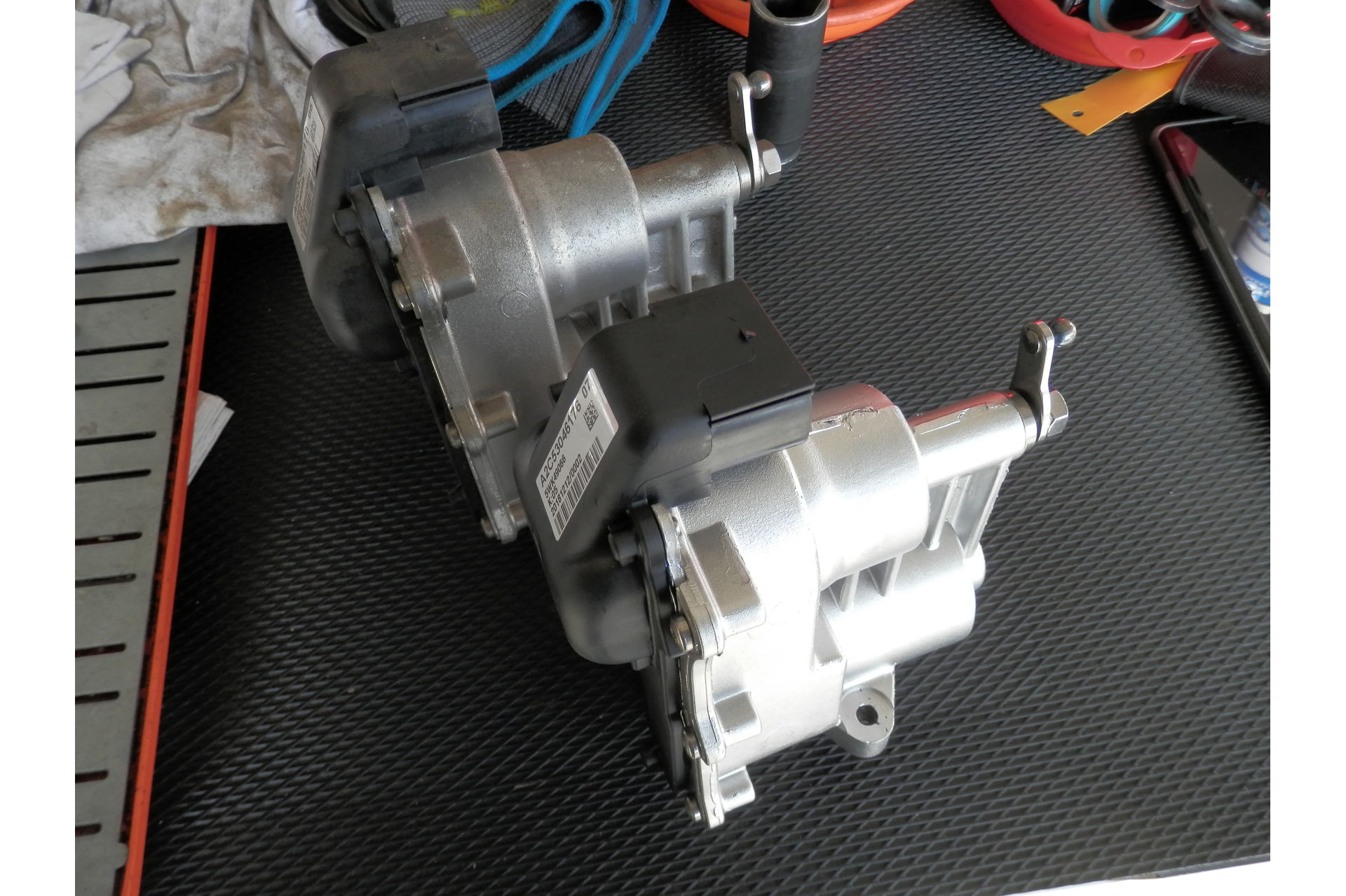 H22年式 BMW E92 M3 スロットルモーター交換