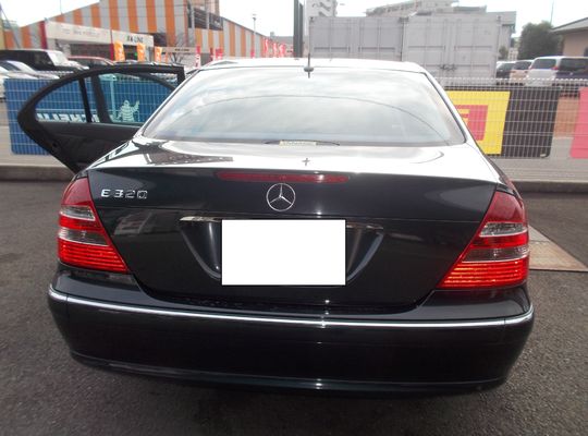メルセデス　ベンツ　Ｗ211　Ｅクラス　エンジン始動不良　燃料ポンプ交換