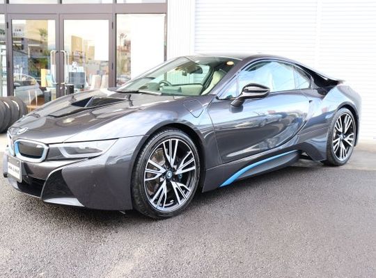 BMW i8　写真