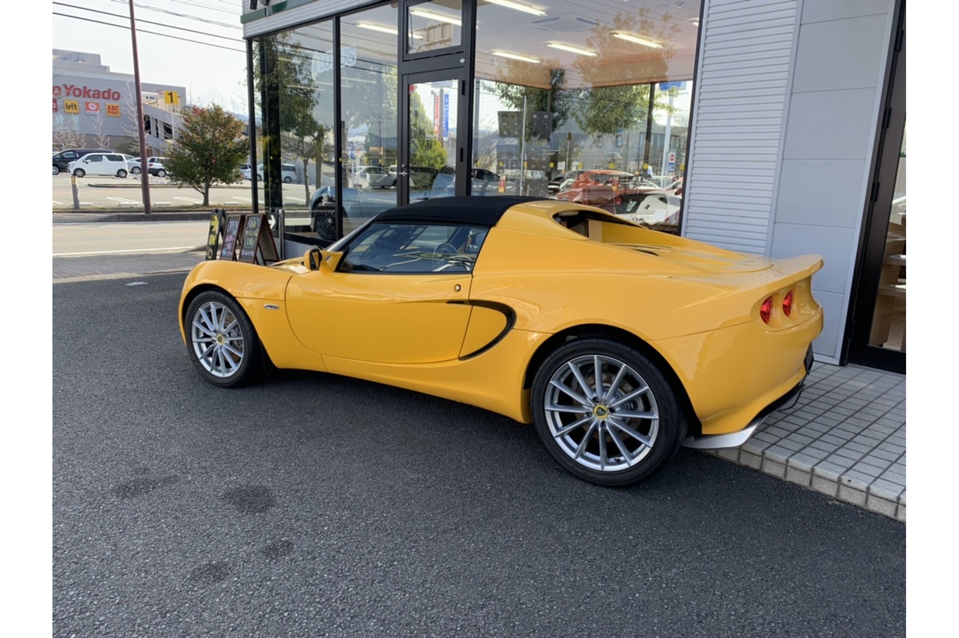 ロータスの中古車お探しの方は山梨の輸入車専門店エムラインへ