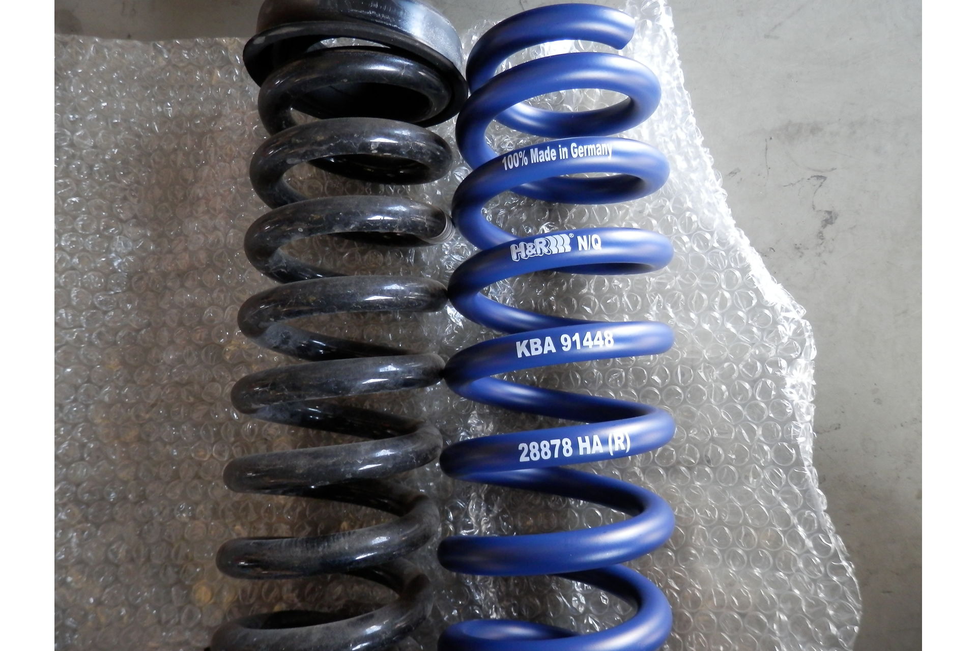 BMW F82 M4 ダウンサス取付 | 山梨で高品質な中古車販売・買取サービス