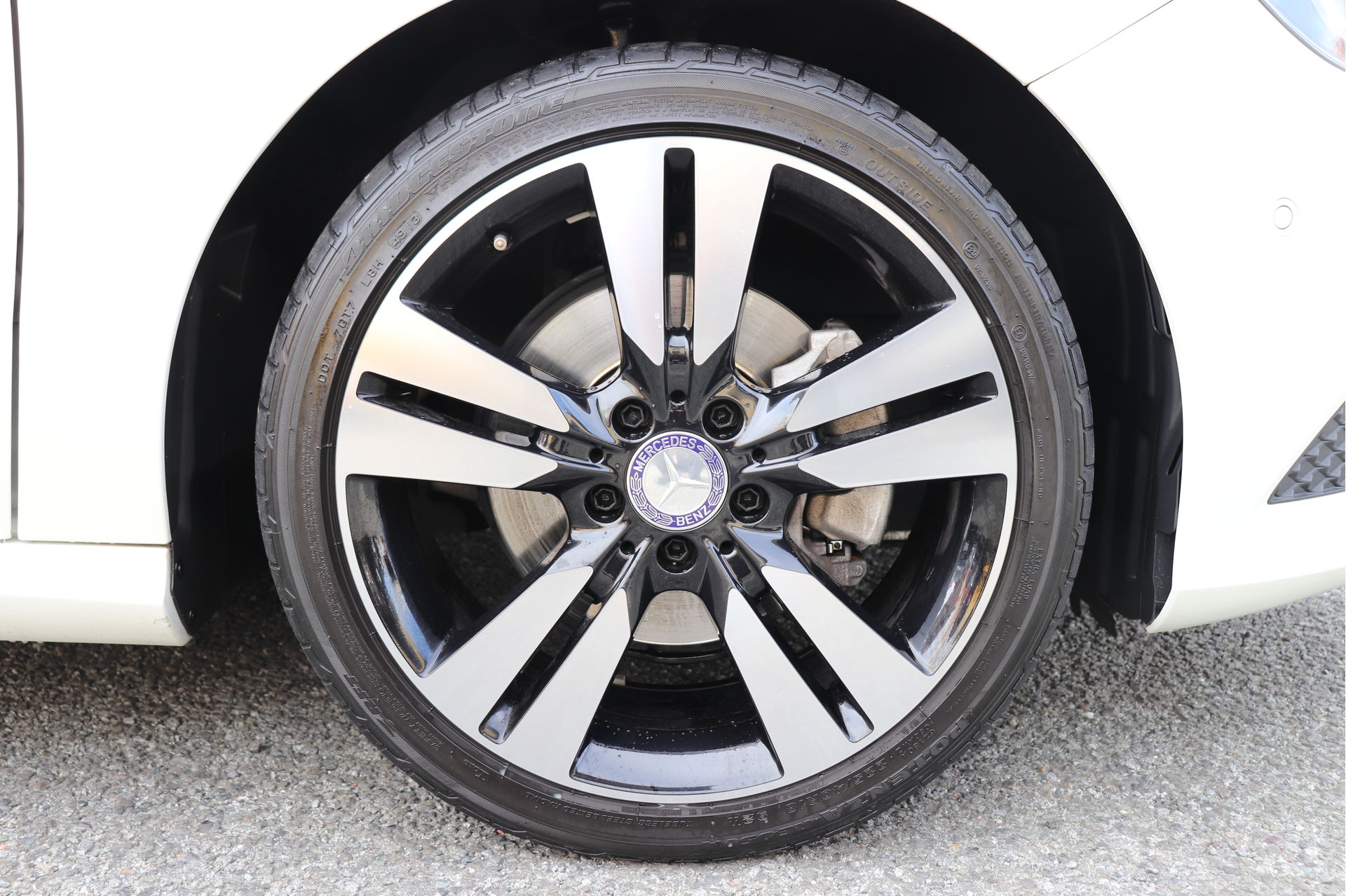 展示車からご紹介！山梨でメルセデス・ベンツ（中古車）ならエムラインにお任せください。