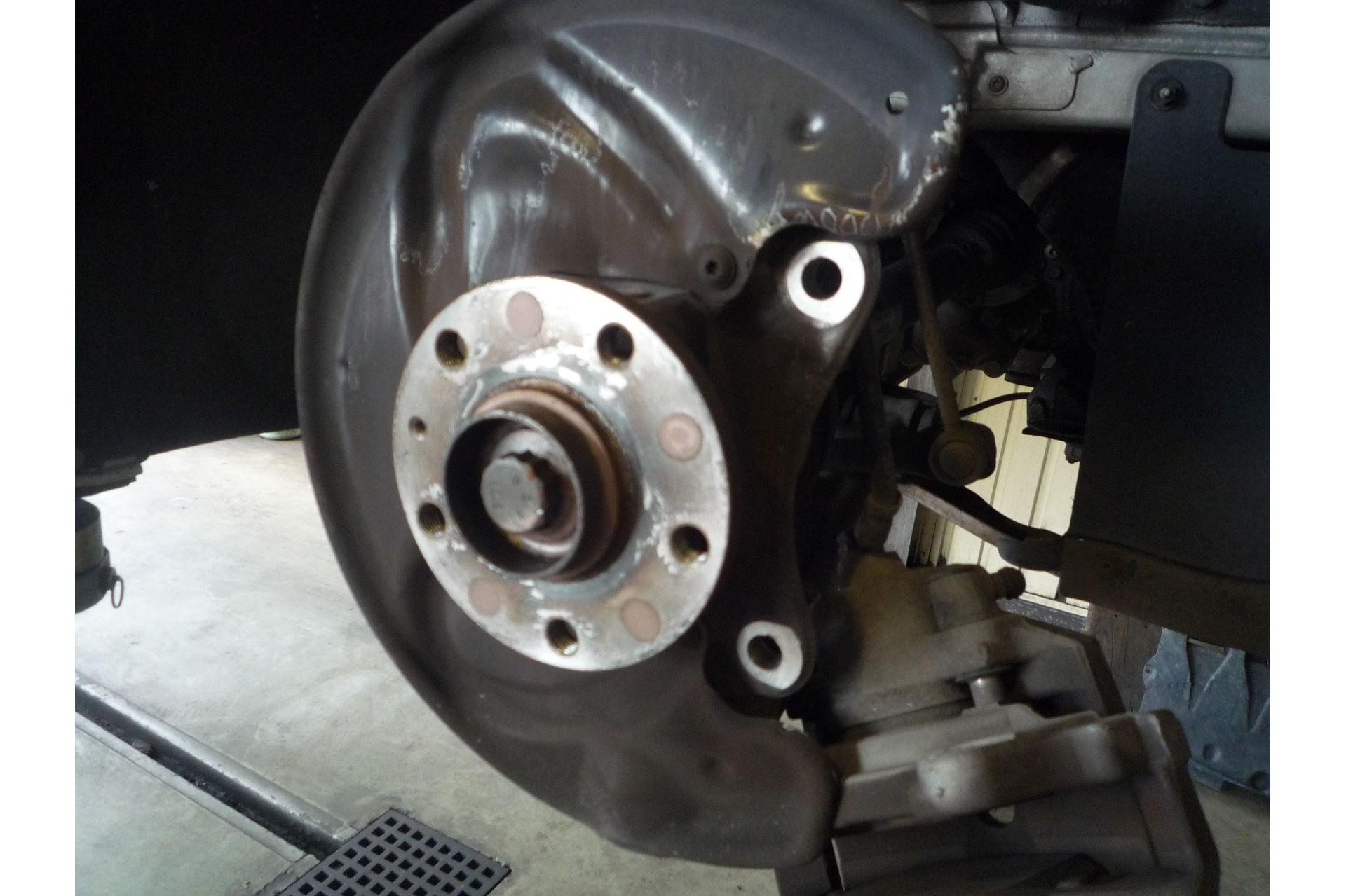 アウディ ｔｔ ａｂａ 8ｊｃczf ハブベアリング 異音修理