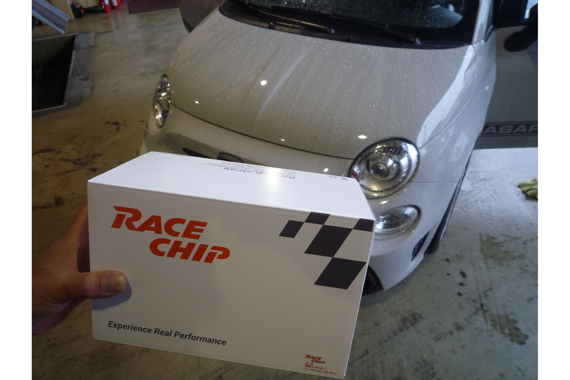 tezzo スロットルコントローラ　アバルト595 アバルト595 TEZZO スロットルコントロール スロコン tezzo スロットル