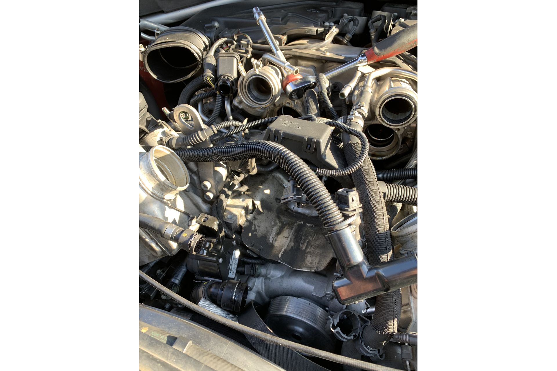 BMW ABA-FG44 E71 X6 オルタネーター交換