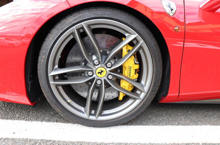 フェラーリ488GTBの写真
