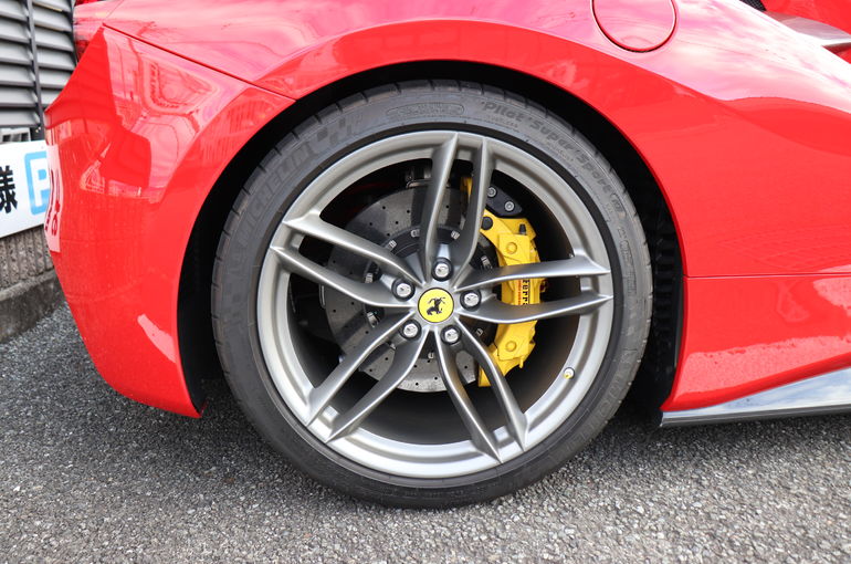 フェラーリ488GTBの写真