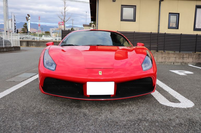 フェラーリ488GTBの写真