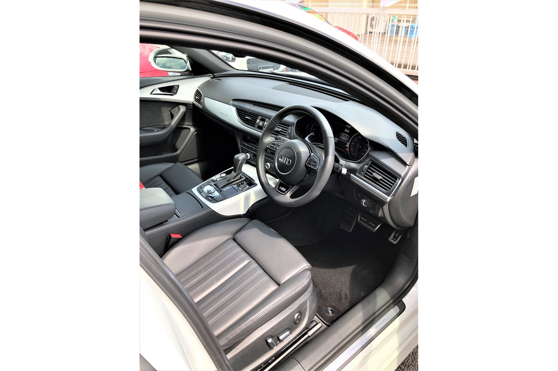 アウディa6アバントクワトロ納車させて頂きました 山梨でアウディ 中古車 ならエムライン