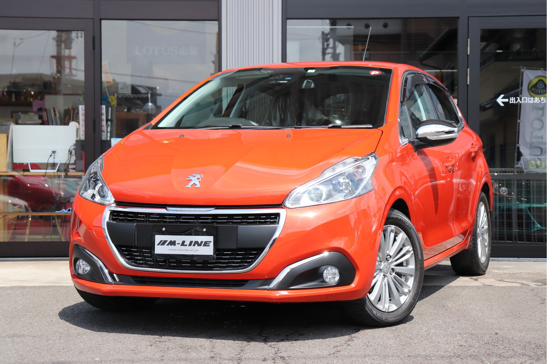 プジョー8新入荷しました