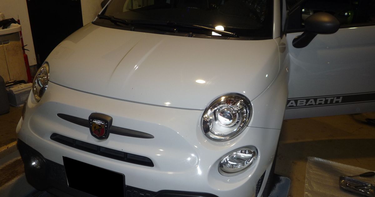 アバルト595コンペ シートレール交換 | 山梨で高品質な中古車販売 