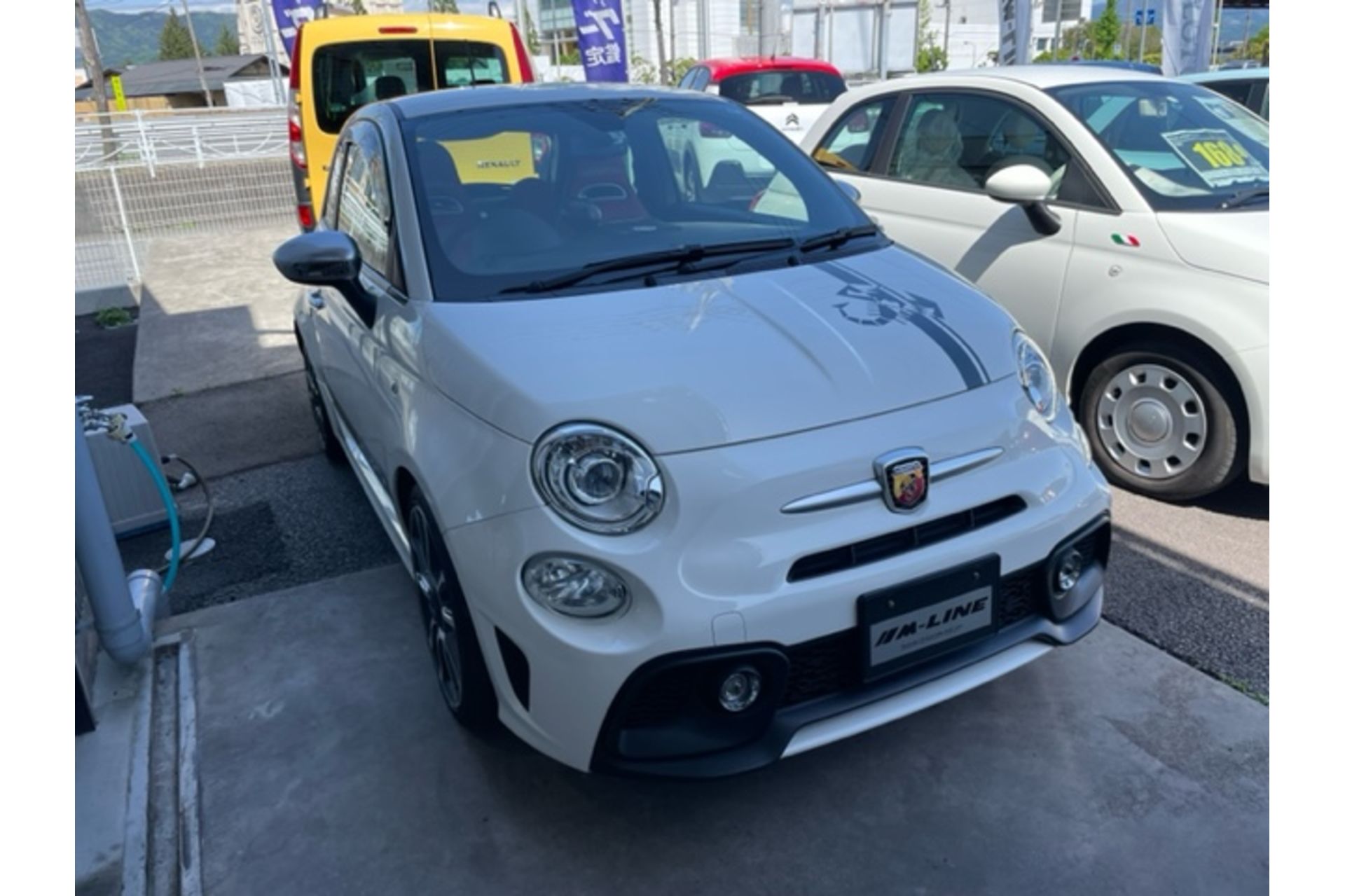 山梨　輸入車　エムライン　FIAT アバルト