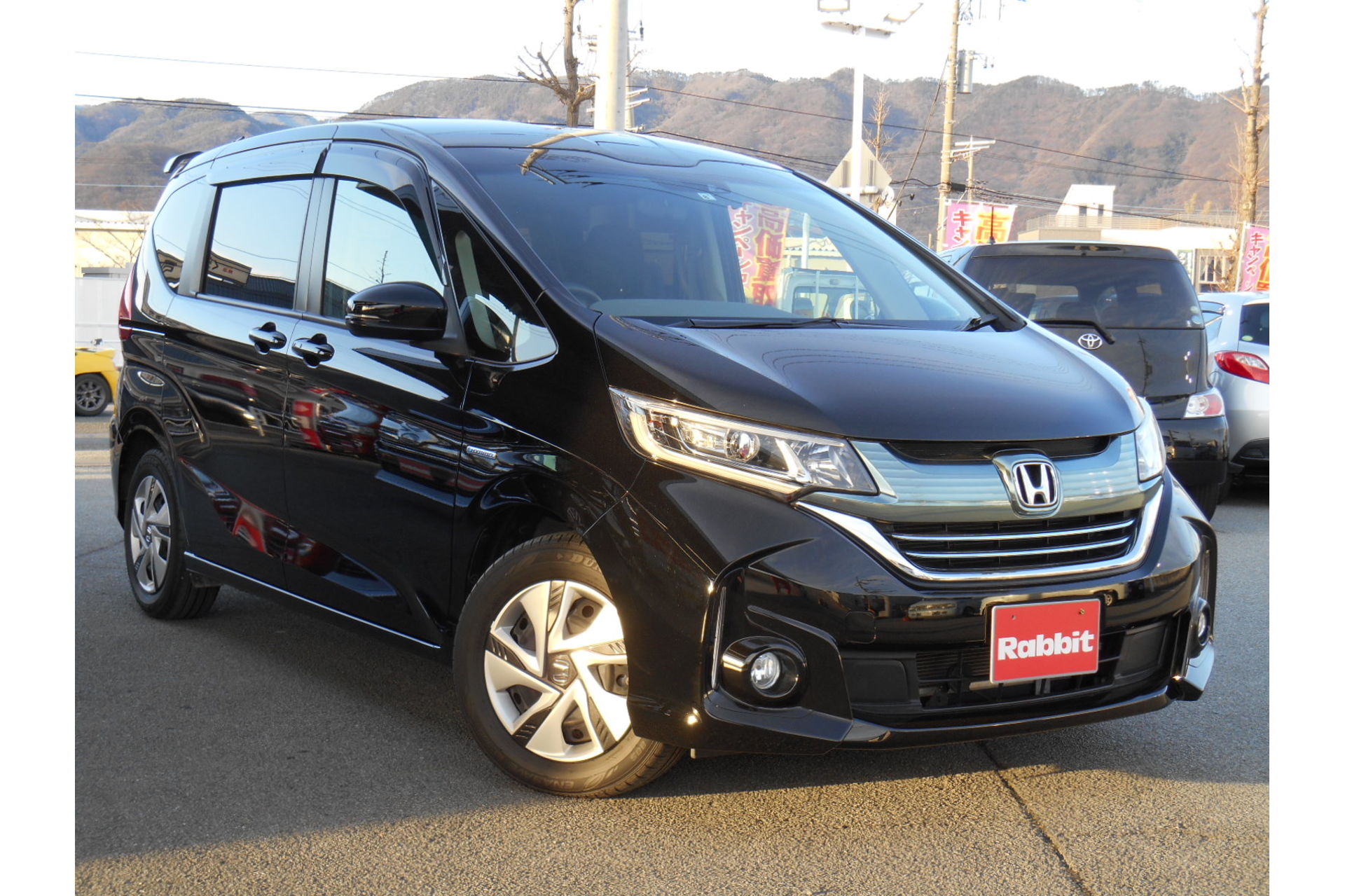 中古車,山梨,フリード,フリードハイブリッド,ラビット甲府バイパス店