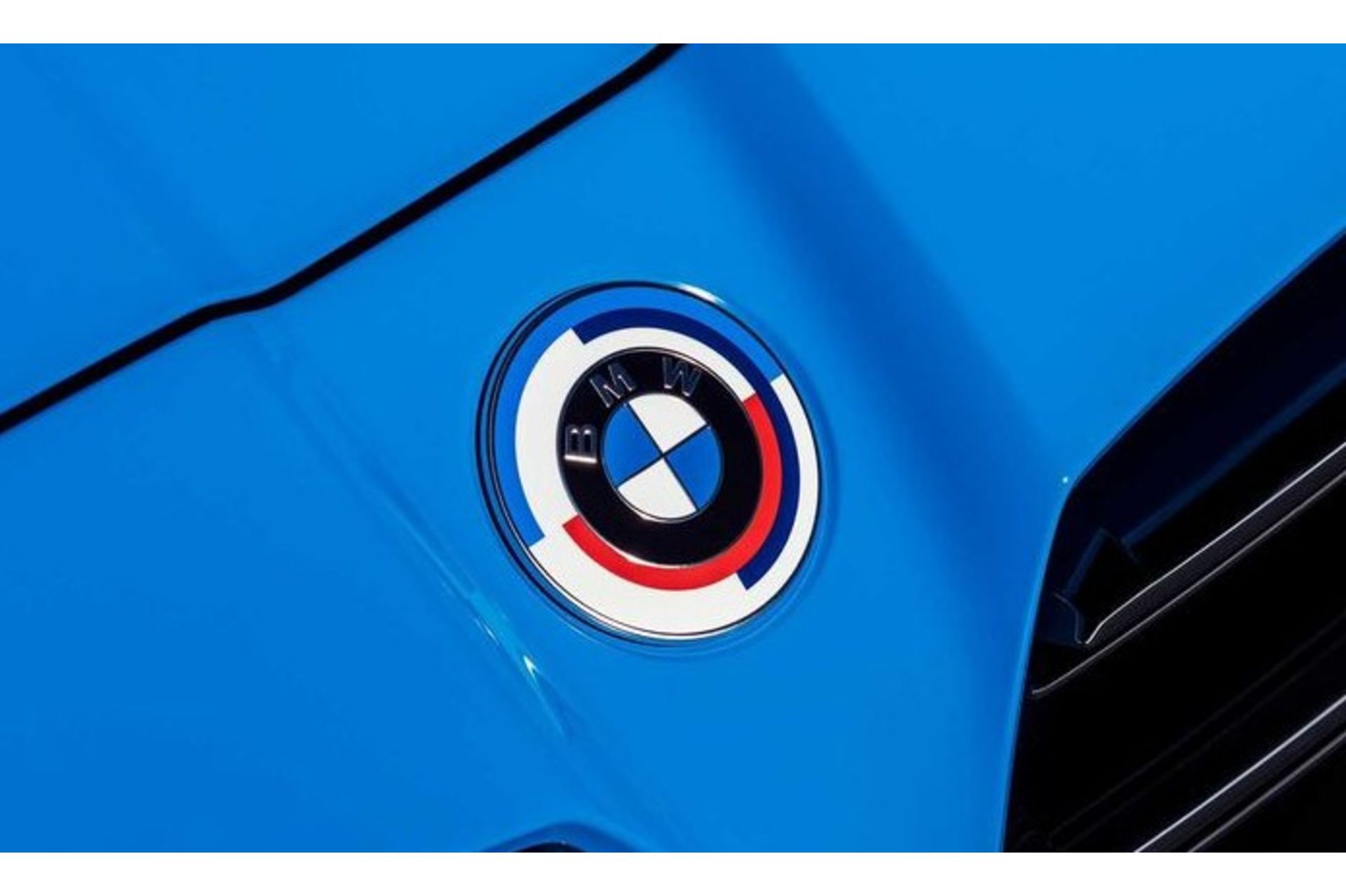 値下げです！ BMW　50周年記念　エンブレム　美品 BMW 純正 グロメット付き M 50th Anniversary クラシック