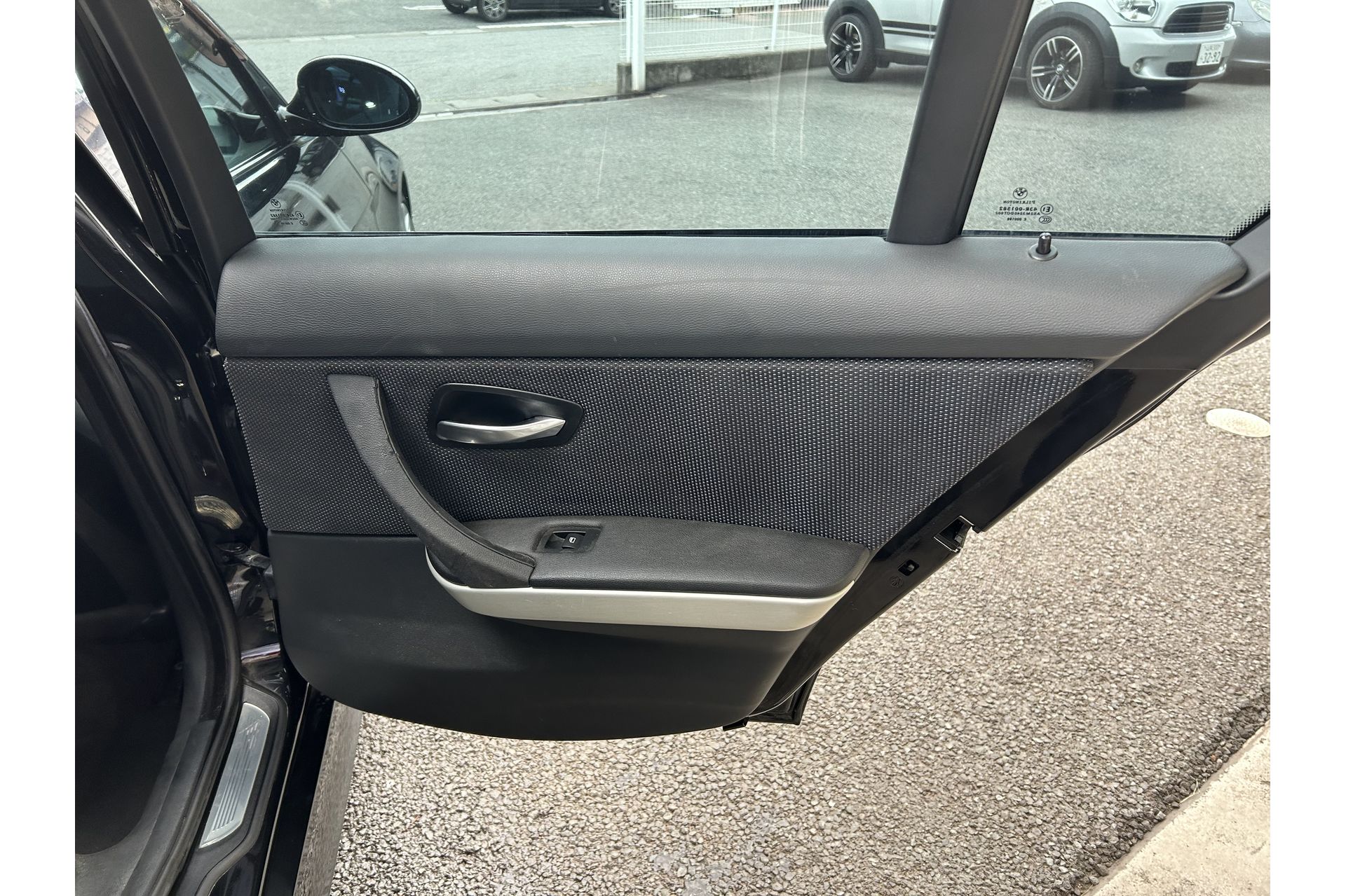 BMW 3シリーズ（E90） ドアロックアクチュエーター交換！
