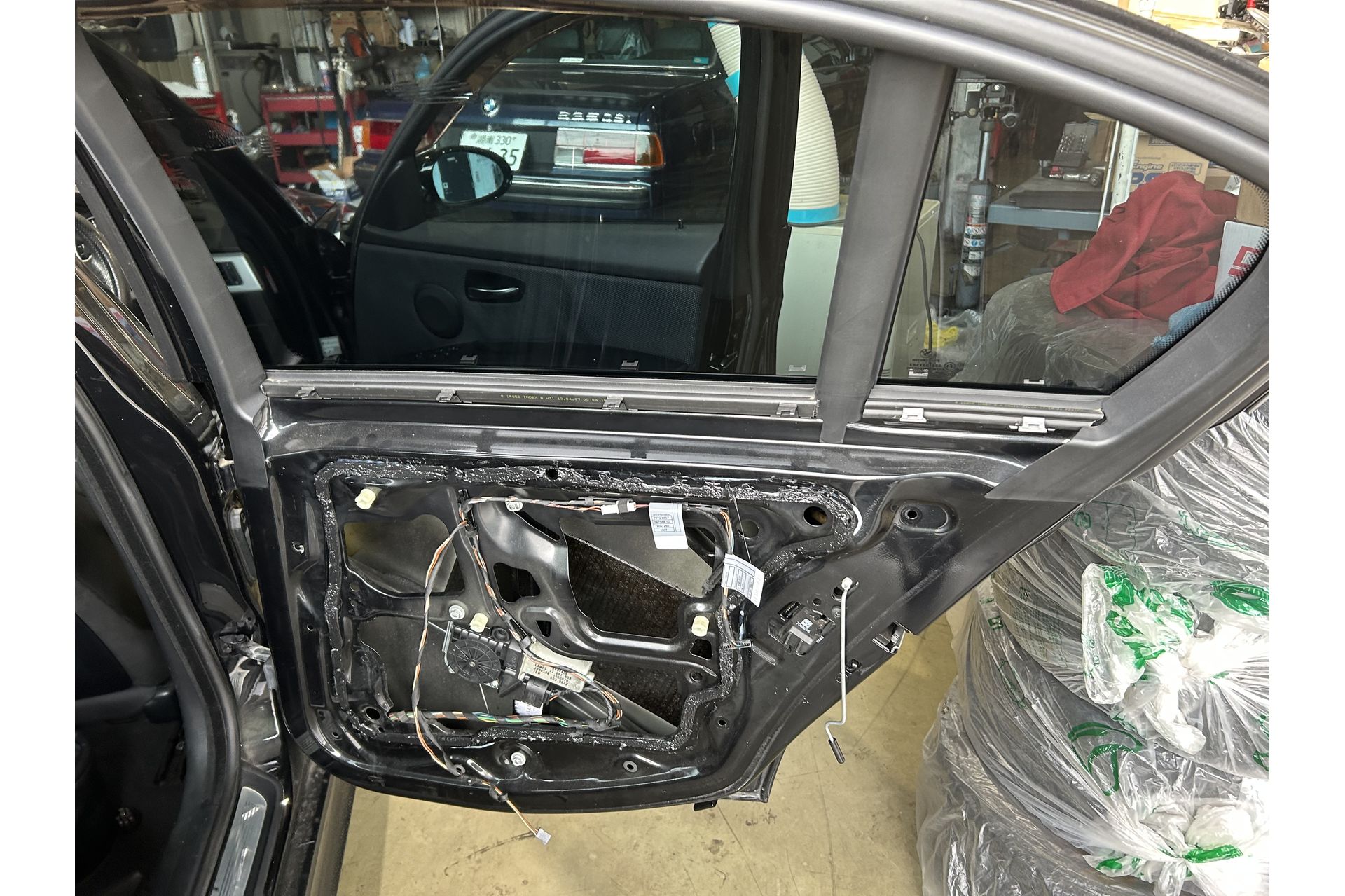 BMW 3シリーズ（E90） ドアロックアクチュエーター交換！