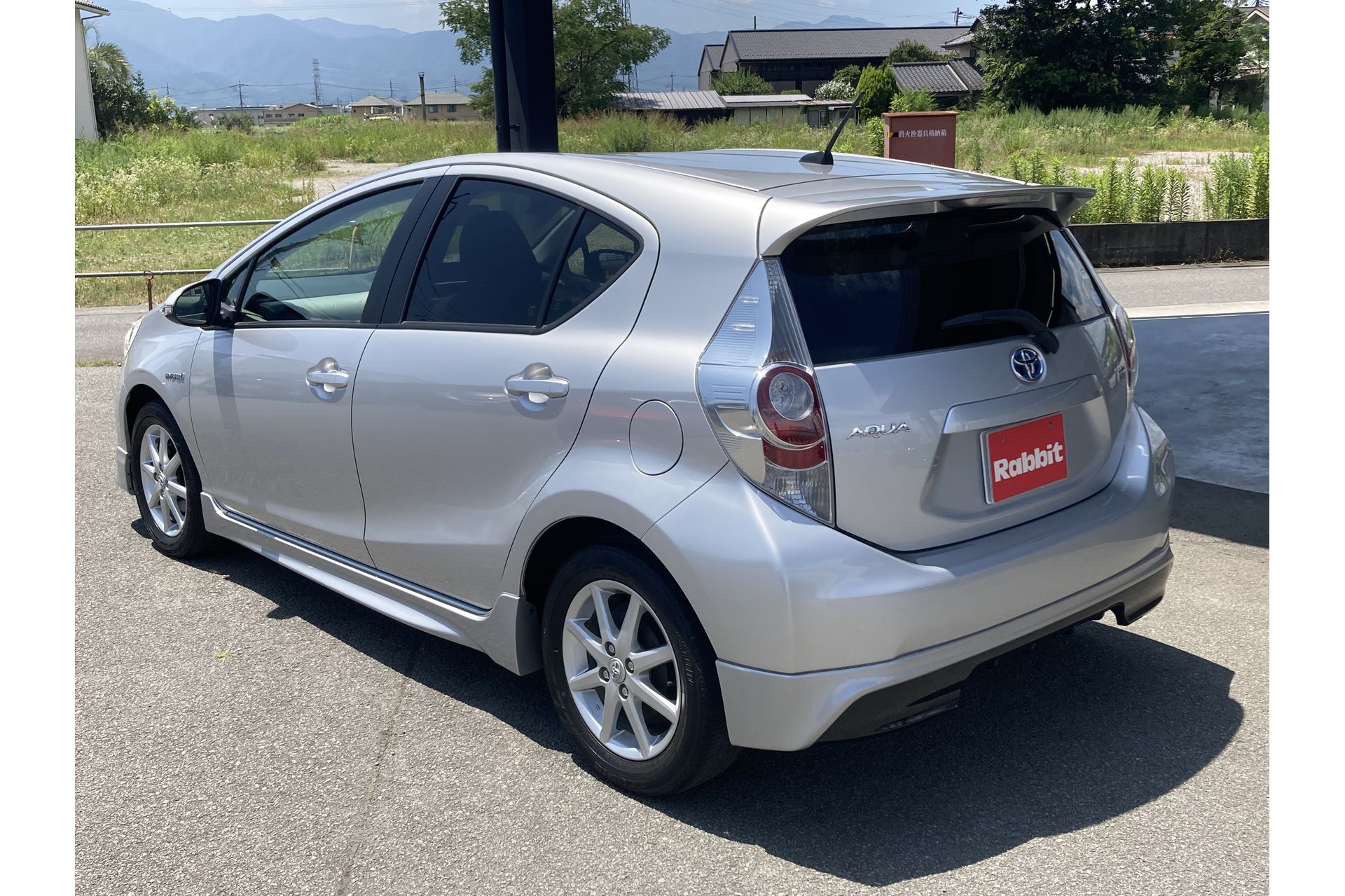 山梨　エムライン　国産車　ラビット　ハイブリッド　アクア