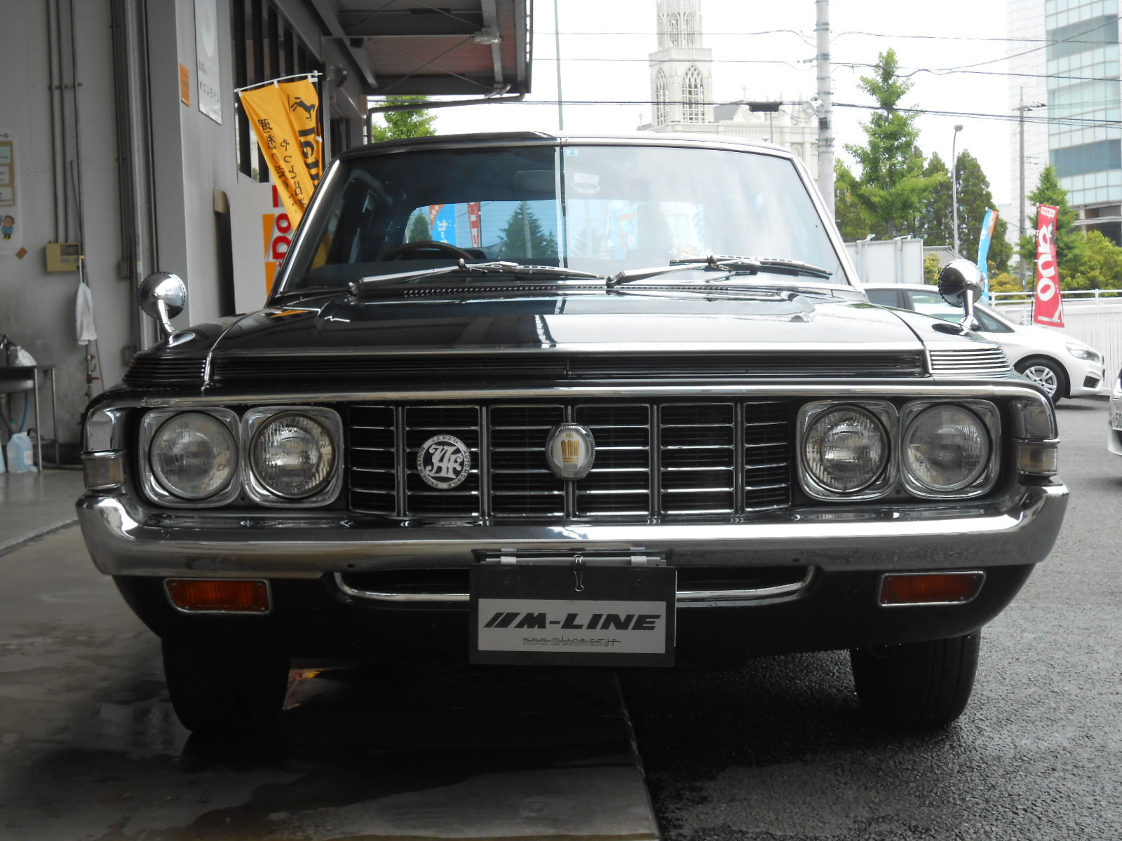 G様 クラウンです M様 Toyota アルファード 山梨の輸入車 外車 販売 修理 買取のエムライン オーナーズ コレクション その他 山梨で中古車から新車販売まで幅広く対応する株式会社エムライン